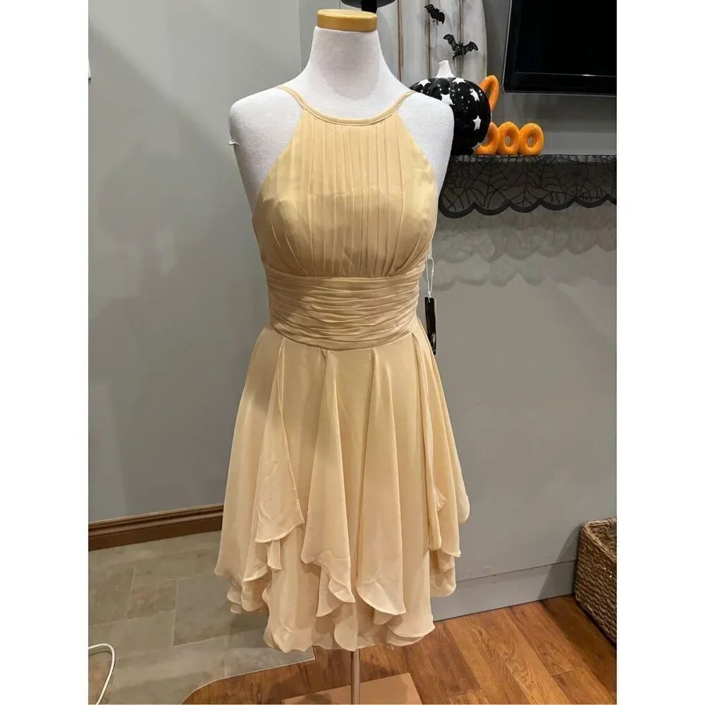 Ao Yan NWT 8 medium juniors butter lace back closure formal cocktail bridesmaid